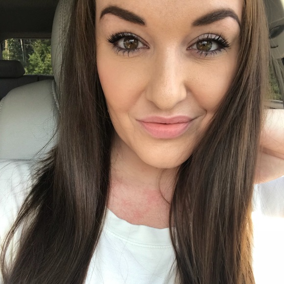 Meet your Posh Ambassador, Jessie 💗 - Picture 2 of 2